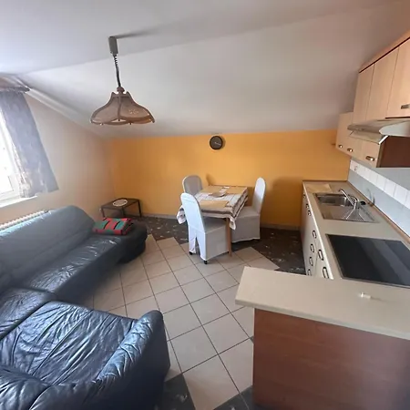 דירה Inga פסים