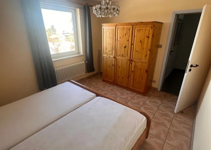 Inga דירה פסים